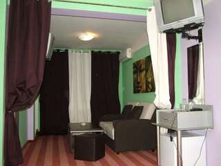 Отель Hotel Color Асеновград Двухместный номер Делюкс с 1 кроватью или 2 отдельными кроватями и балконом-4