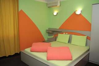 Отель Hotel Color Асеновград Двухместный номер с 1 кроватью-10